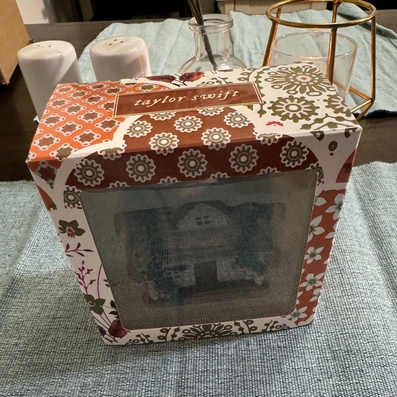 Taylor Swift Evermore House of Stone Cabin Ornament - Picture 4 of 8